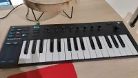 Native Instruments Komplete Kontrol M32 MIDI billentyűzet [2024.01.12. 10:54]