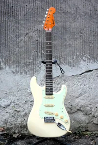 Egyedi készítésű Stratocaster