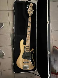 Lakland Skyline  Darryl Jones Signature Swamp Ash V Basgitara [March 17, 2024, 11:22 pm]