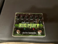 Elektro- Harmonix Deluxe Bass Big Muff Bass pedal [March 19, 2024, 8:35 am]
