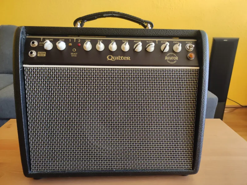  Aviator Gold 8 Guitar combo amp