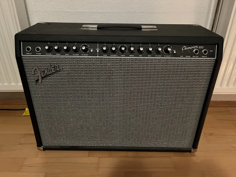Fender Champion 100 Combo de guitarra