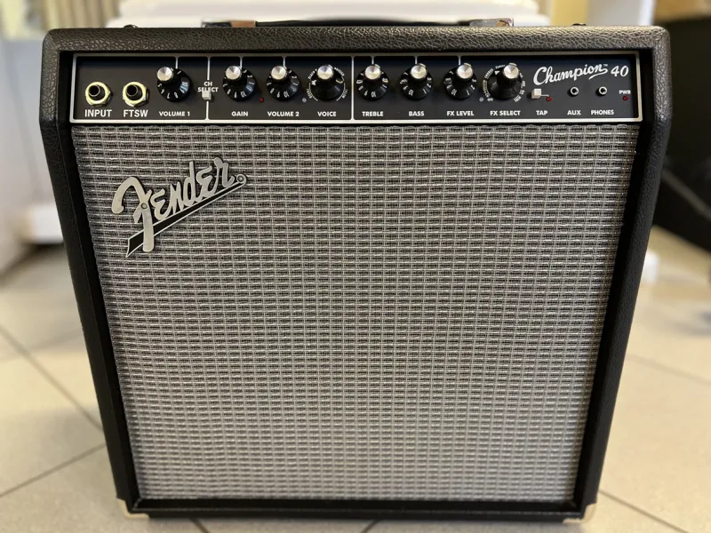 Fender Champion 40 Combo de guitarra