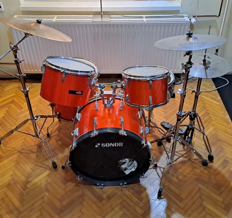 Amati  Drum set