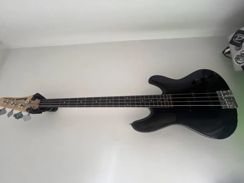 Ibanez TR 100 Bass guitar