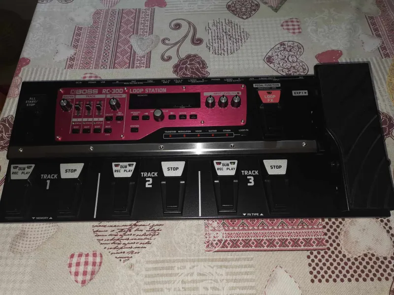 BOSS RC-300 Loop station