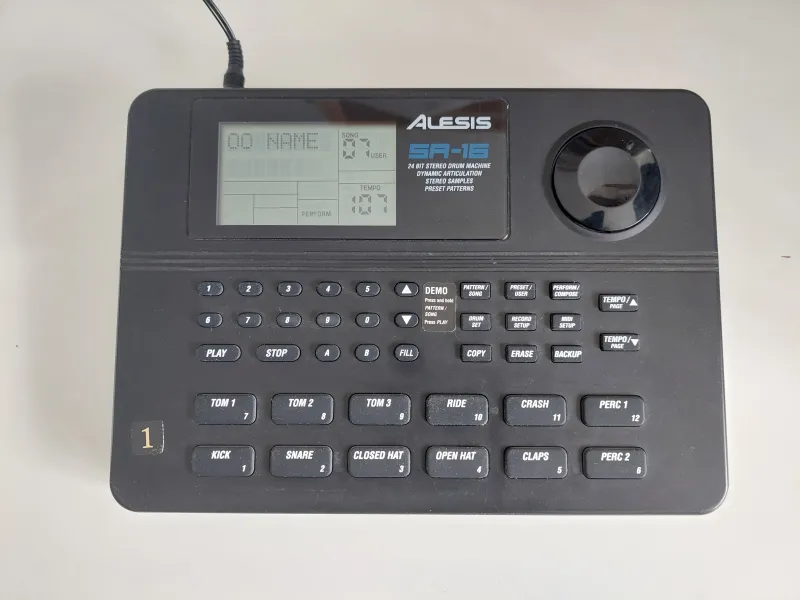 Alesis SR16 Dobgép Bicie automaty