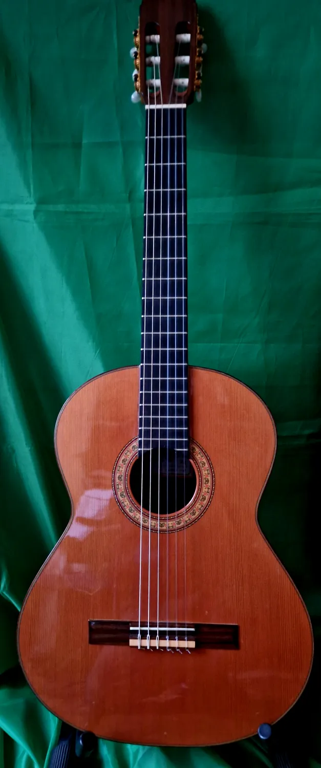  R2 Klasszikus gitár