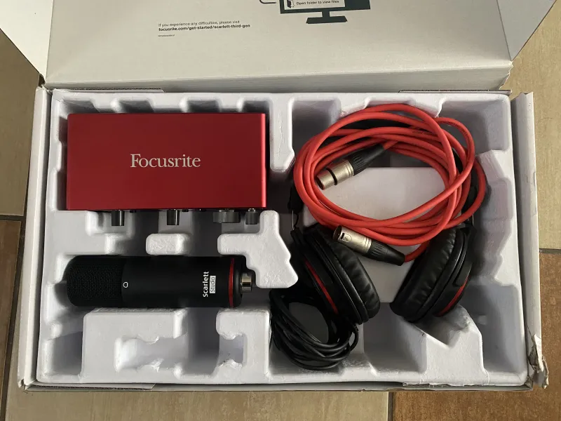 Focusrite Scarlett 2i2 Studio 3rd Gen Audio interface