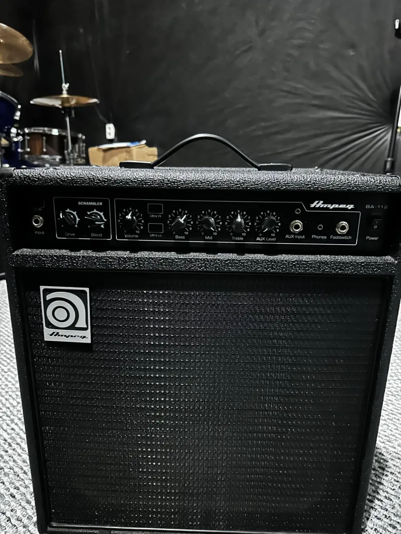 Ampeg BA 112 V2 Bass guitar combo amp