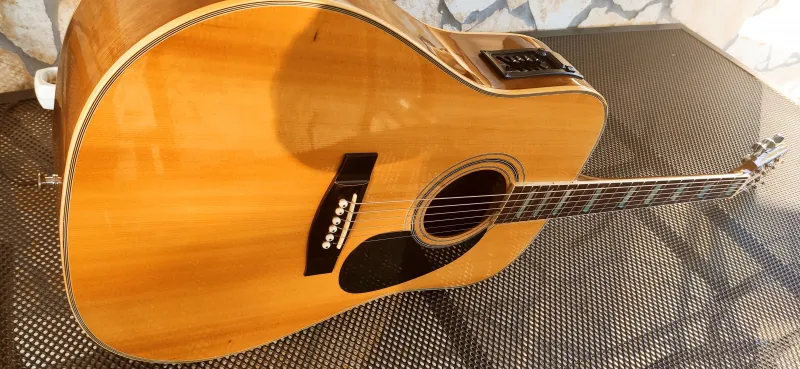  E400N Elektroakusztikus gitár