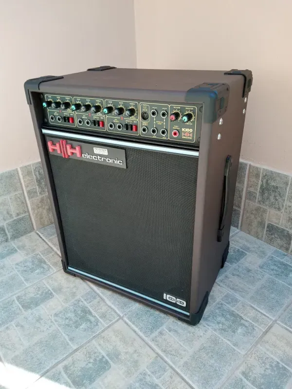 K100 Basszusgitár kombó
