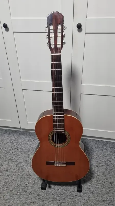 Alhambra 2C + keménytok Klassiche Gitarre