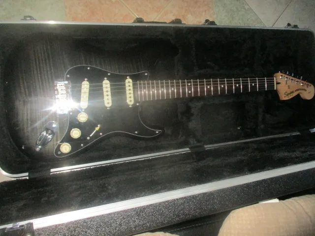 Squier Limited Standard Strat Elektromos gitár