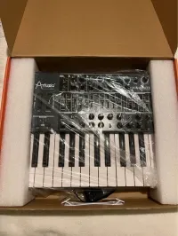 Arturia Mini brute mk1 Analog synthesizer [May 25, 2024, 12:00 pm]