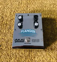 Akai Flanger Effekt Pedal [June 22, 2024, 7:46 pm]