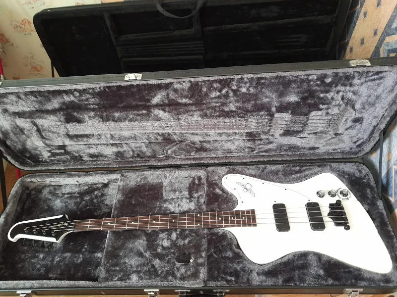 Epiphone Thunderbird Classic IV Alpine White Bass guitar