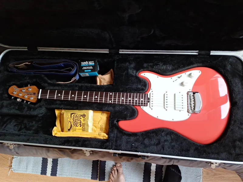 Music Man Cutlass RS HSS E-Gitarre