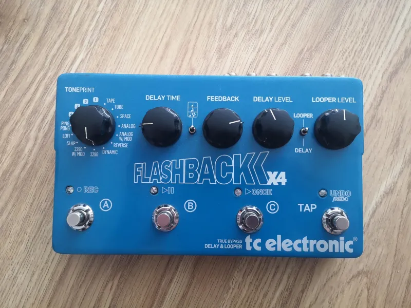 TC Electronic Flashback X4  & Looper Delay
