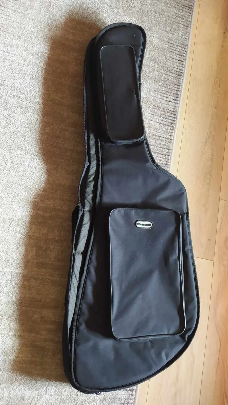 Thomann Explorer tok Puzdro na gitaru