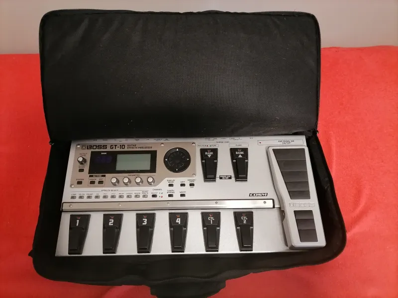 BOSS GT10 Multieffekt