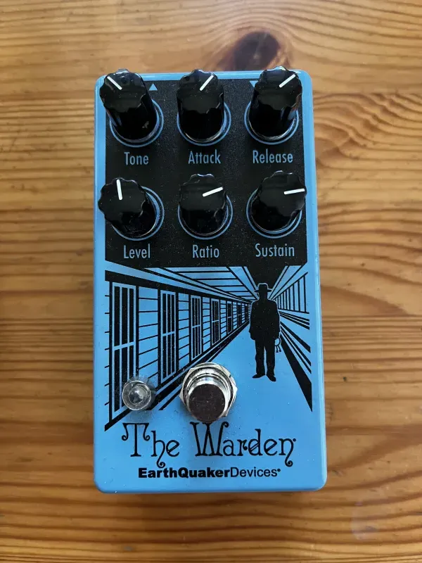 EarthQuaker Devices The Warden Pedál