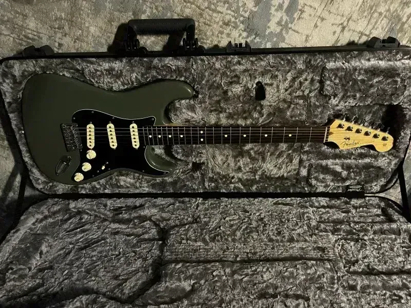 Fender American Professional Stratocaster Elektromos gitár