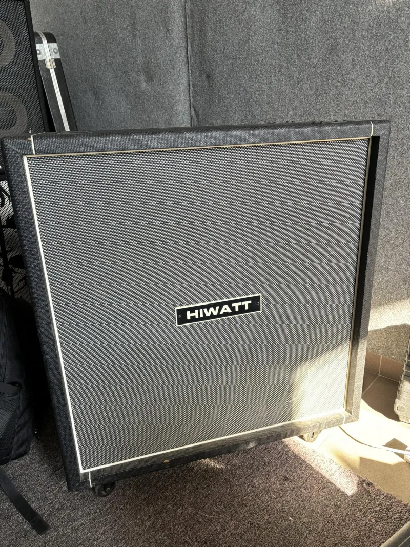 Hiwatt 412 Gitarretruhe