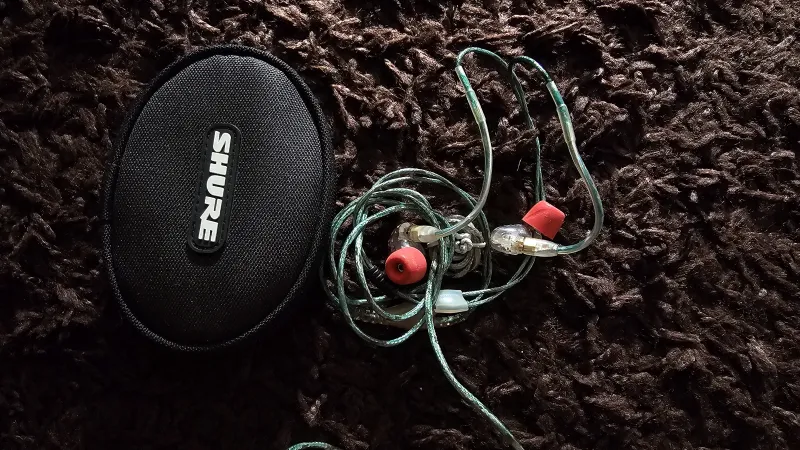 Shure SE215-CL-EFS In-ear monitor