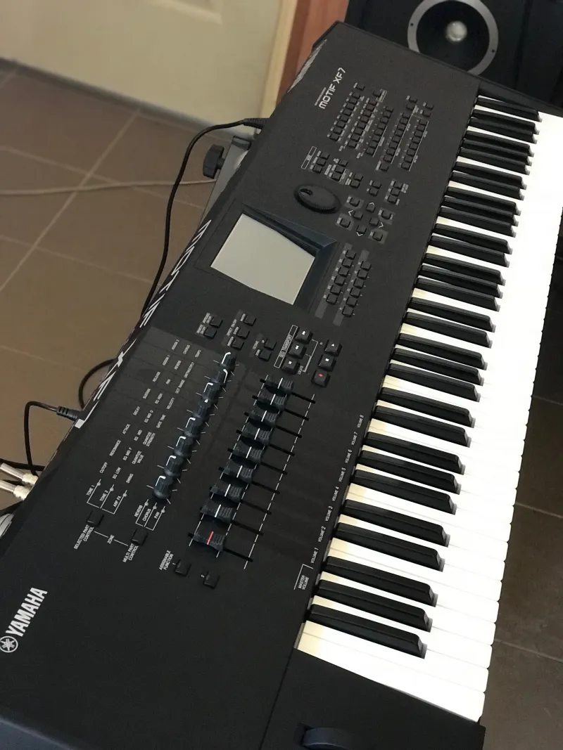 YAMAHA Motif XF7 Sintetizador