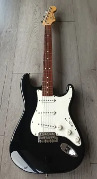 Fender Stratocaster Elektrická gitara - Varadikaloz [Today, 9:29 pm]