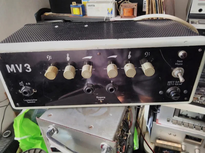 Böhm MV3 Cabezal de amplificador de guitarra