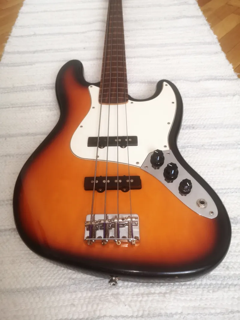 Fender Jazz Bass fretless Sin trastes