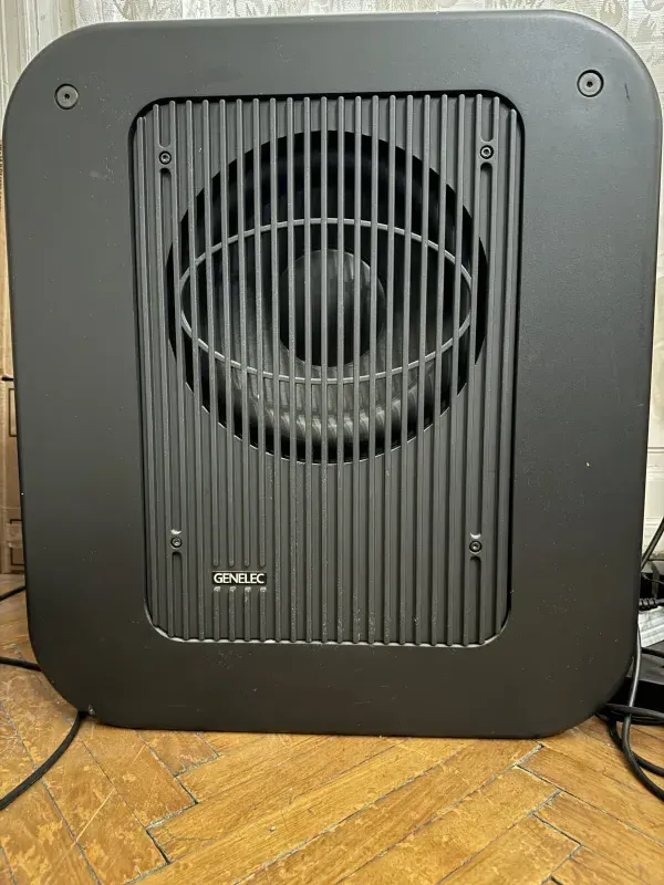 Genelec 7070A aktív subwoofer Aktívny subwoofer