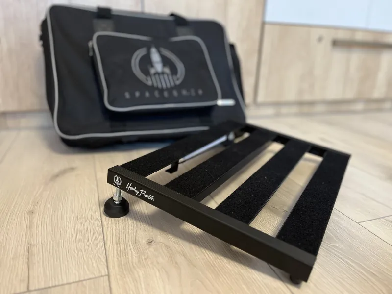 Harley Benton Spaceship 40 pedálboard még 2 év Thomann garancia Pedál board