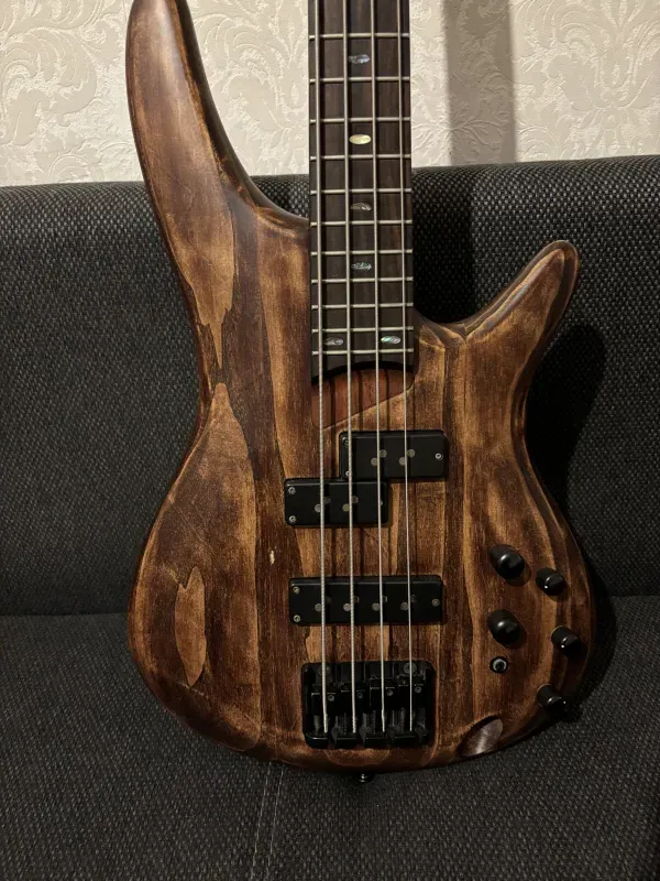 Ibanez SR650 Bajo eléctrico
