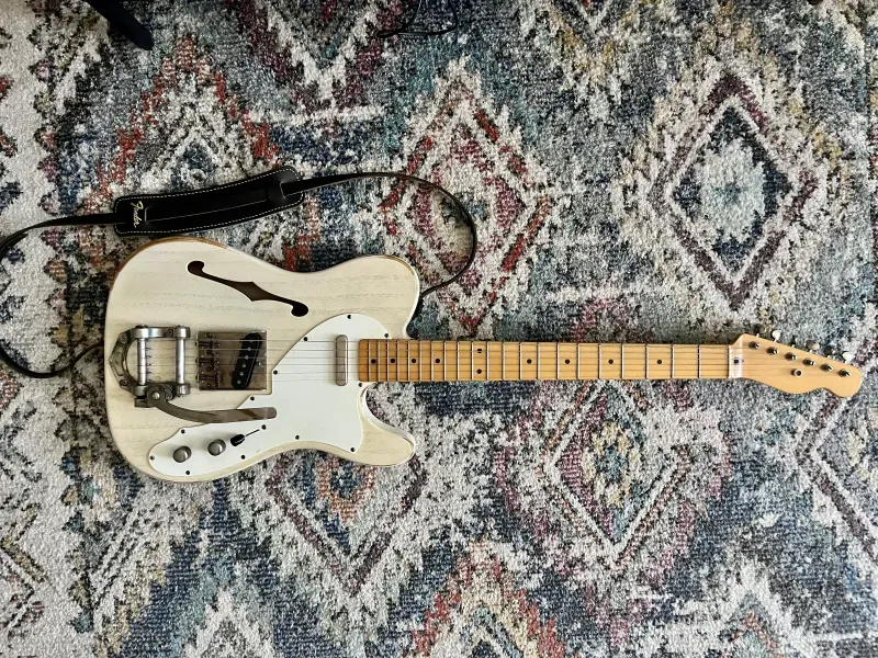 Köves Tele Thinline E-Gitarre