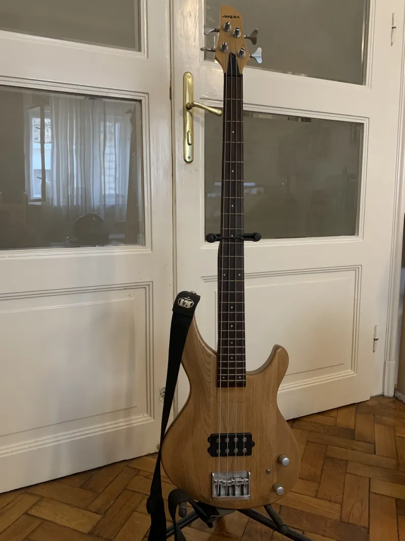 ARIA IGB 55 Bass guitar