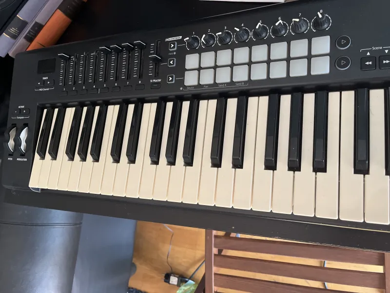 NOVATION Launchkey 61 Teclado MIDI