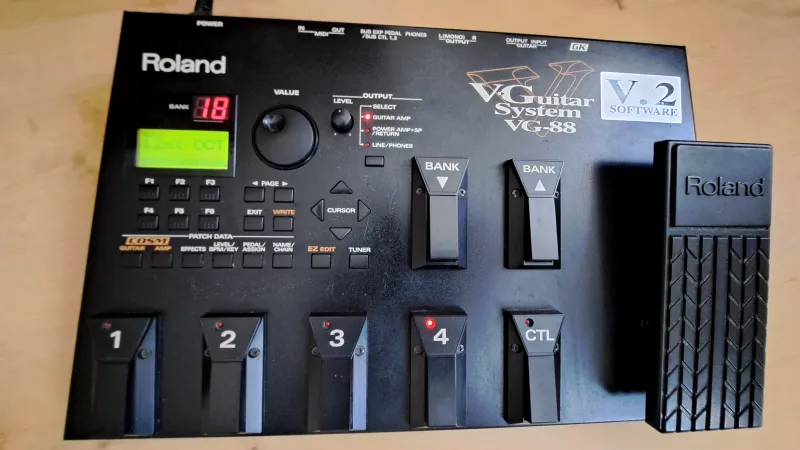Roland VG 88 ver 2 Effekt processzor