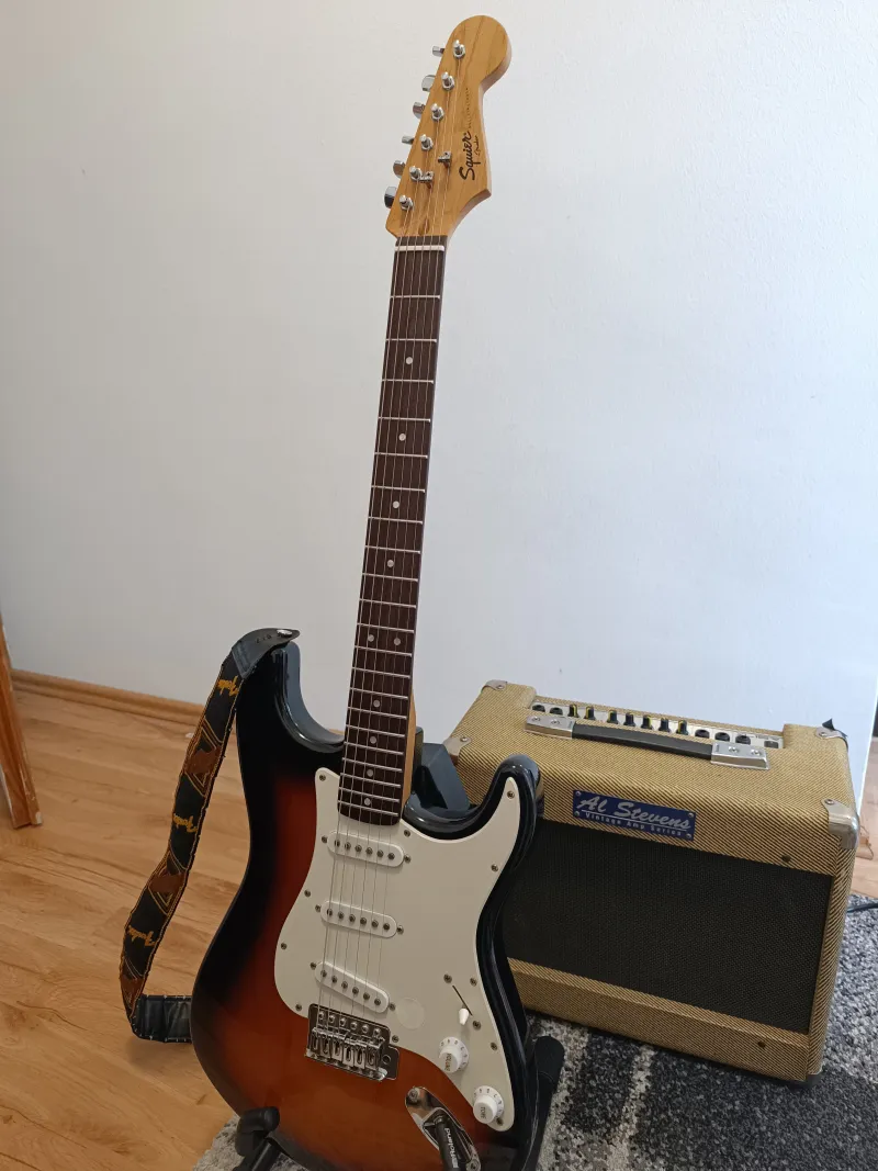 Squier Bullet 2009 Elektromos gitár