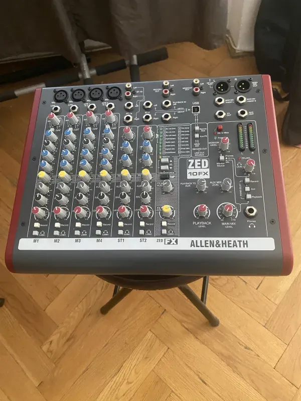 Allen&Heath ZED 10FX Mezclador