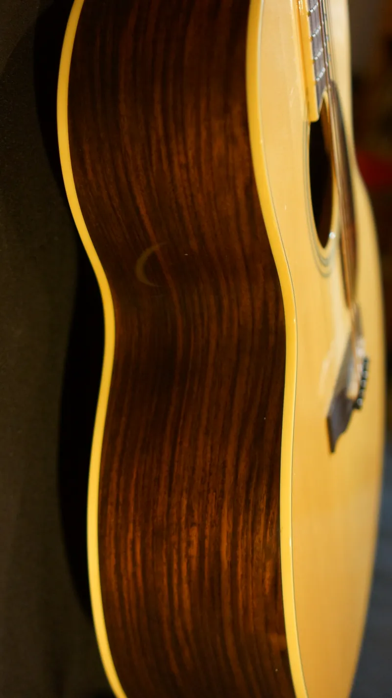 Baton Rouge ZF Jumbo Guitarra acústica
