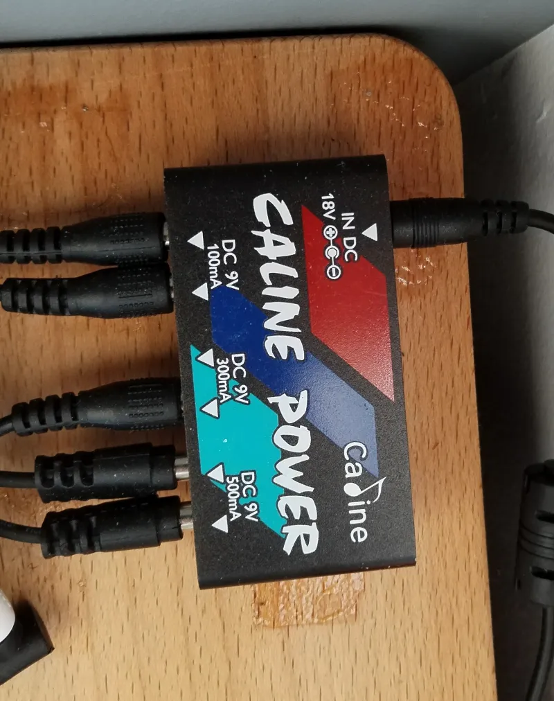 Caline CP-04 power brick Adaptér