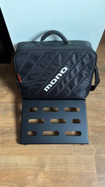 mono Pedalboard Small + M80 Club Accessory Case Caja de pedalera