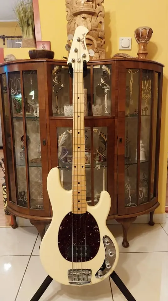 Music Man Stingray Limited Edition 2005. Bass guitar for sale