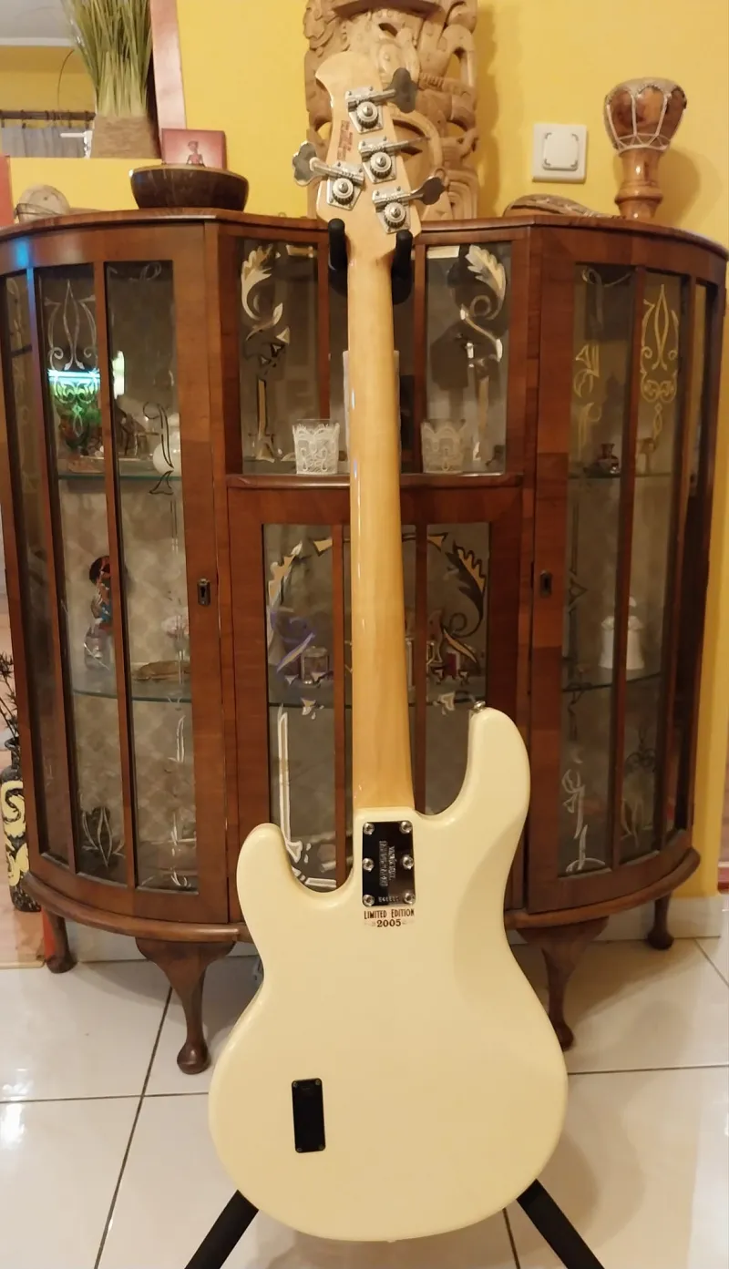 Music Man Stingray Limited Edition 2005. Bass guitar for sale