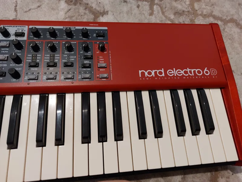 NORD Electro 6D 61 Elektromos orgona