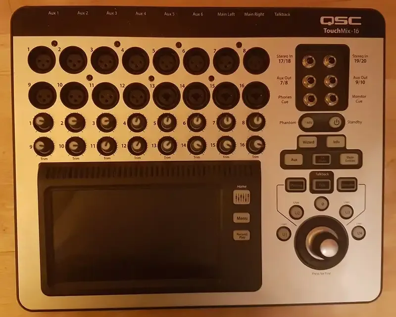 QSC Touchmix16 Mixing desk