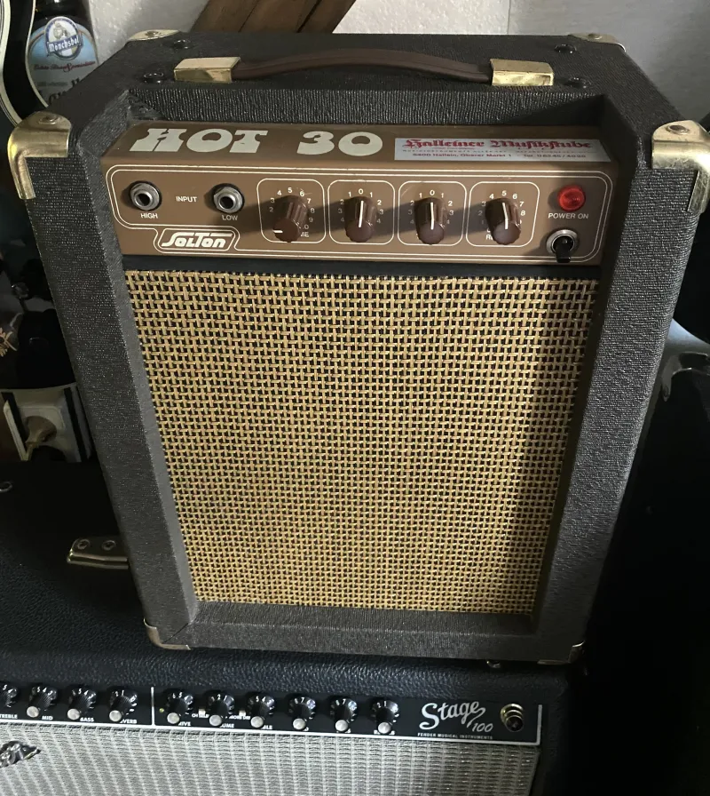 SOLTON HOT 30 Gitárkombó